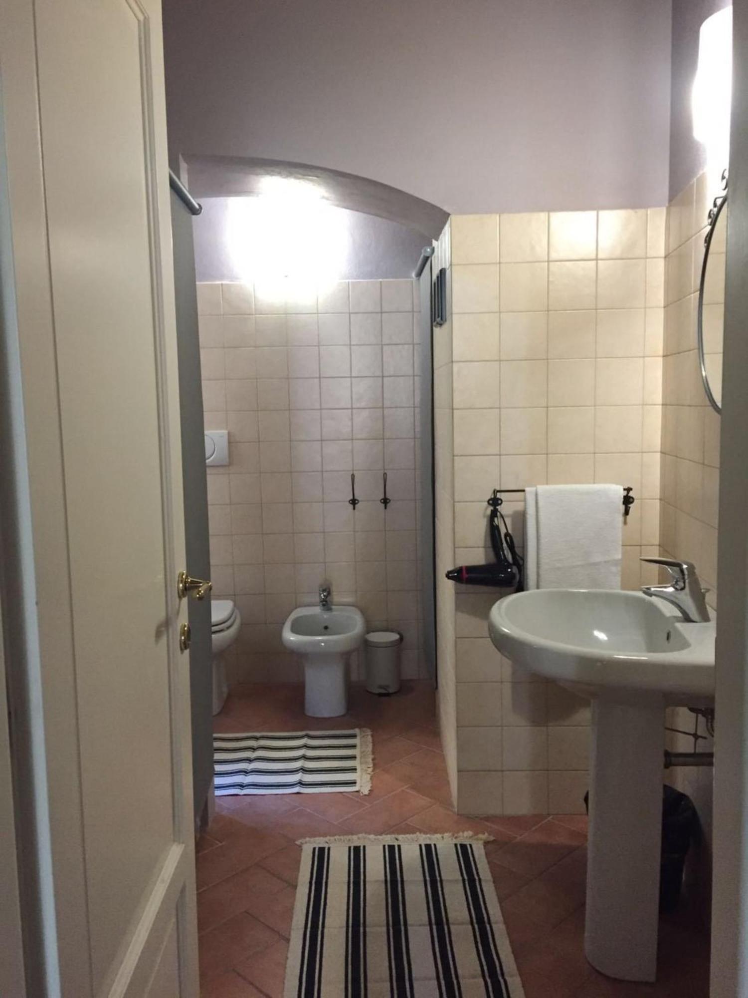 Cosy Apartment 2 Minutes From Duomo Милан Экстерьер фото
